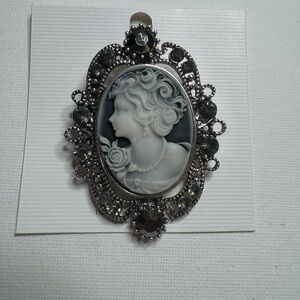 New Cameo brooch- grey/black